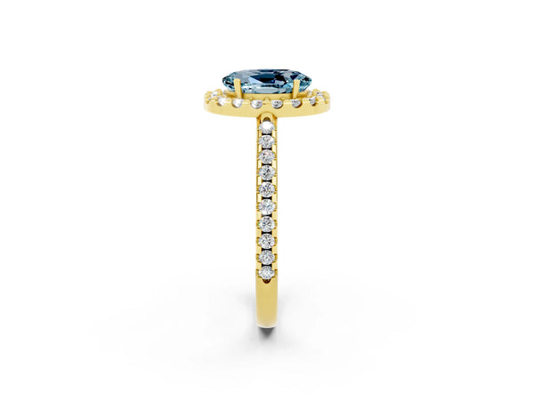 Yellow gold Oval Cut Aquamarine Pavé Halo Ring with Four-Prong Setting