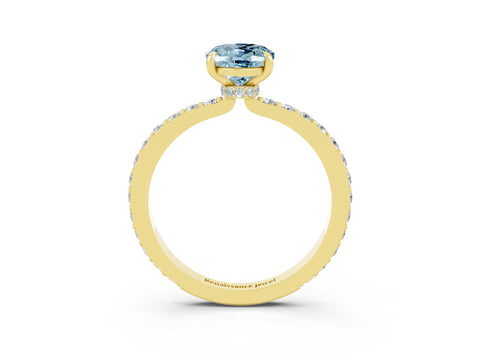 Yellow gold Oval Cut Aquamarine Solitaire Engagement Ring with Pavé Band and Four-Prong Setting_3