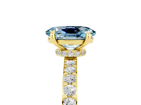 Yellow gold Oval Cut Aquamarine Solitaire Engagement Ring with Pavé Band and Four-Prong Setting_5