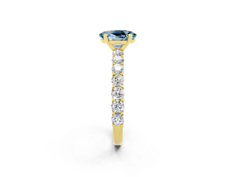 Yellow gold Oval Cut Aquamarine Solitaire Ring with Shared Prong Pavé Band and Four-Prong Setting_2