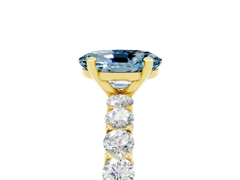 Yellow gold Oval Cut Aquamarine Solitaire Ring with Shared Prong Pavé Band and Four-Prong Setting_5