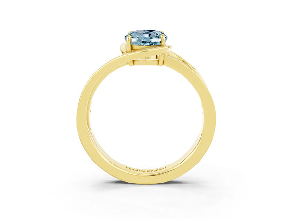 Yellow gold Oval Cut Aquamarine Solitaire Ring with Split Shank and Prong Setting