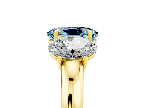 Yellow gold Oval Cut Aquamarine Three-Stone Ring with Four-Prong Setting and Classic Band_5