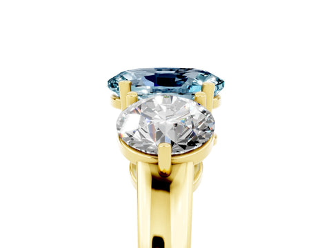 Yellow gold Oval Cut Aquamarine Three-Stone Ring with Prong Setting and Classic Band_5