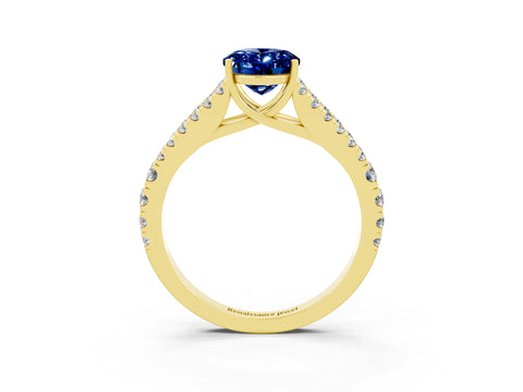 Yellow gold Oval Cut Blue Sapphire Split Shank Pavé Engagement Ring with Four-Prong Setting_39