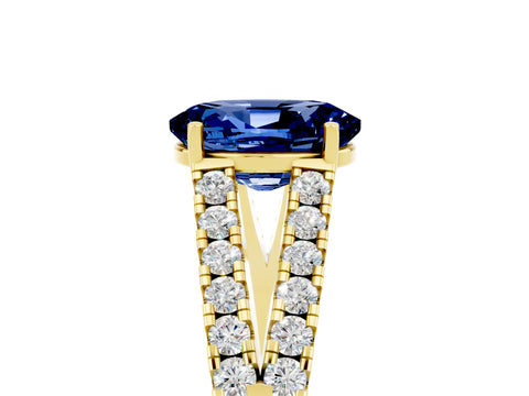 Yellow gold Oval Cut Blue Sapphire Split Shank Pavé Engagement Ring with Four-Prong Setting_41