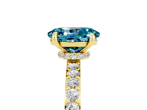 Yellow gold Oval Cut Blue Topaz Ring with Pavé Band and Four-Prong Setting_5