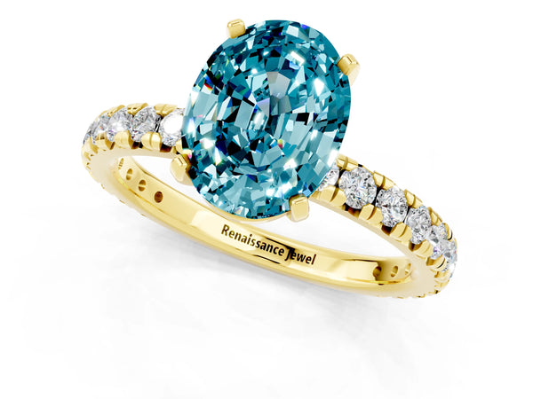 Yellow gold Oval Cut Cut Diamond Pavé Band with Four-Prong Setting