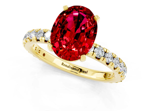 Yellow gold Oval Cut Cut Diamond Pavé Band with Four-Prong Setting