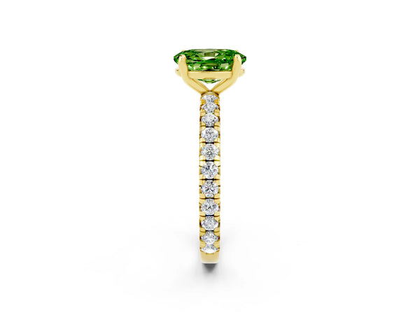Yellow gold Oval Cut Cut Diamond Pavé Band with Four-Prong Setting