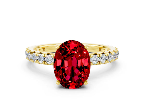 Yellow gold Oval Cut Cut Diamond Pavé Band with Four-Prong Setting