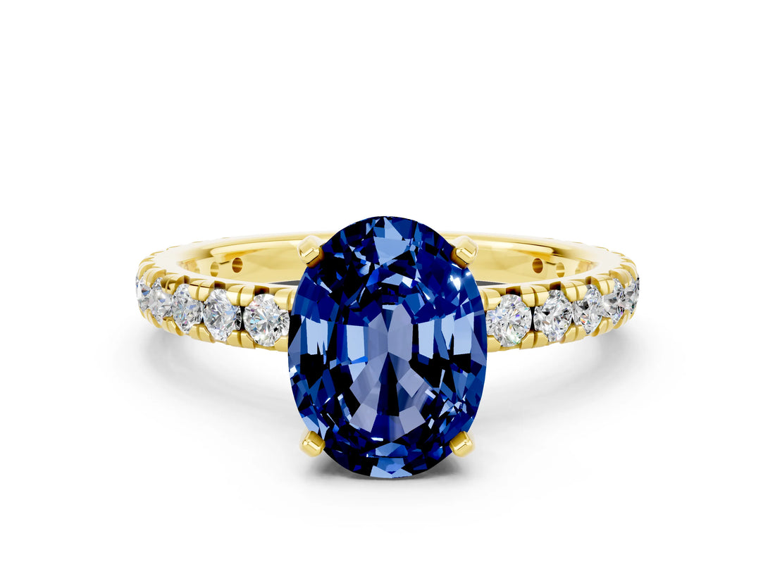 Yellow gold Oval Cut Cut Diamond Pavé Band with Four-Prong Setting