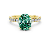 Yellow gold Oval Cut Cut Diamond Pavé Band with Four-Prong Setting