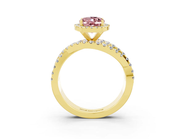 Yellow gold Oval Cut Cut Halo Split Shank Prong Setting Ring