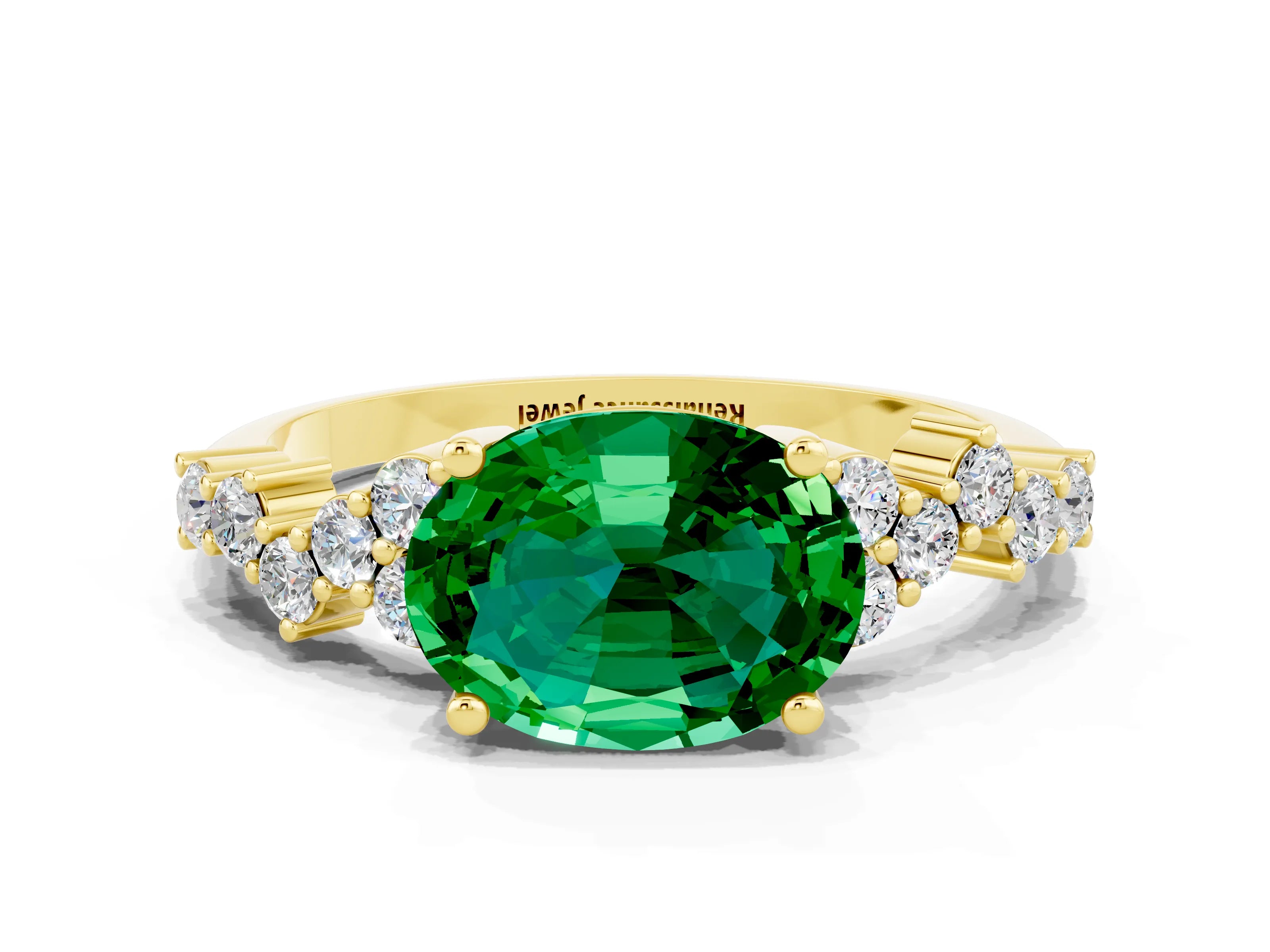 Yellow gold Oval Cut Diamond Cluster Pavé Band with Four-Prong Setting