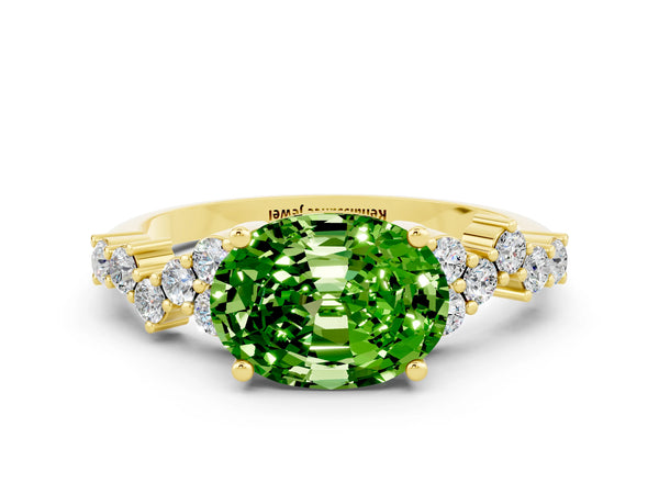 Yellow gold Oval Cut Diamond Cluster Pavé Band with Four-Prong Setting
