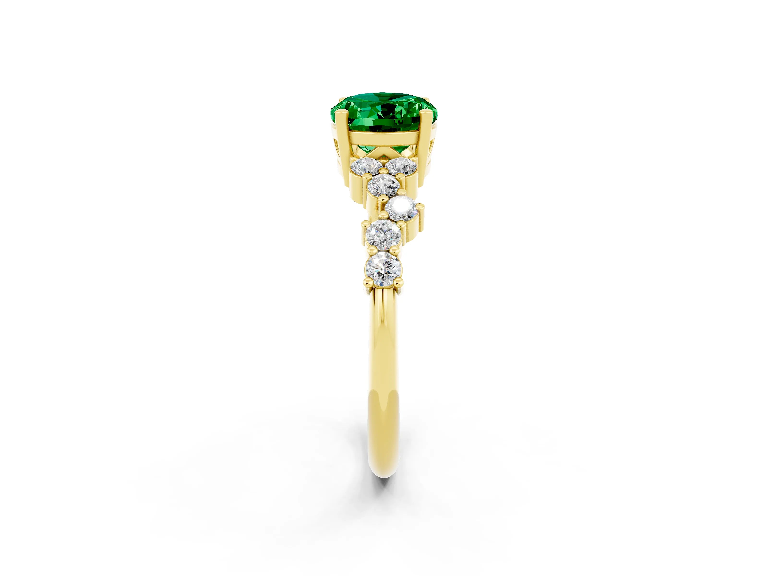 Yellow gold Oval Cut Diamond Cluster Pavé Band with Four-Prong Setting_2