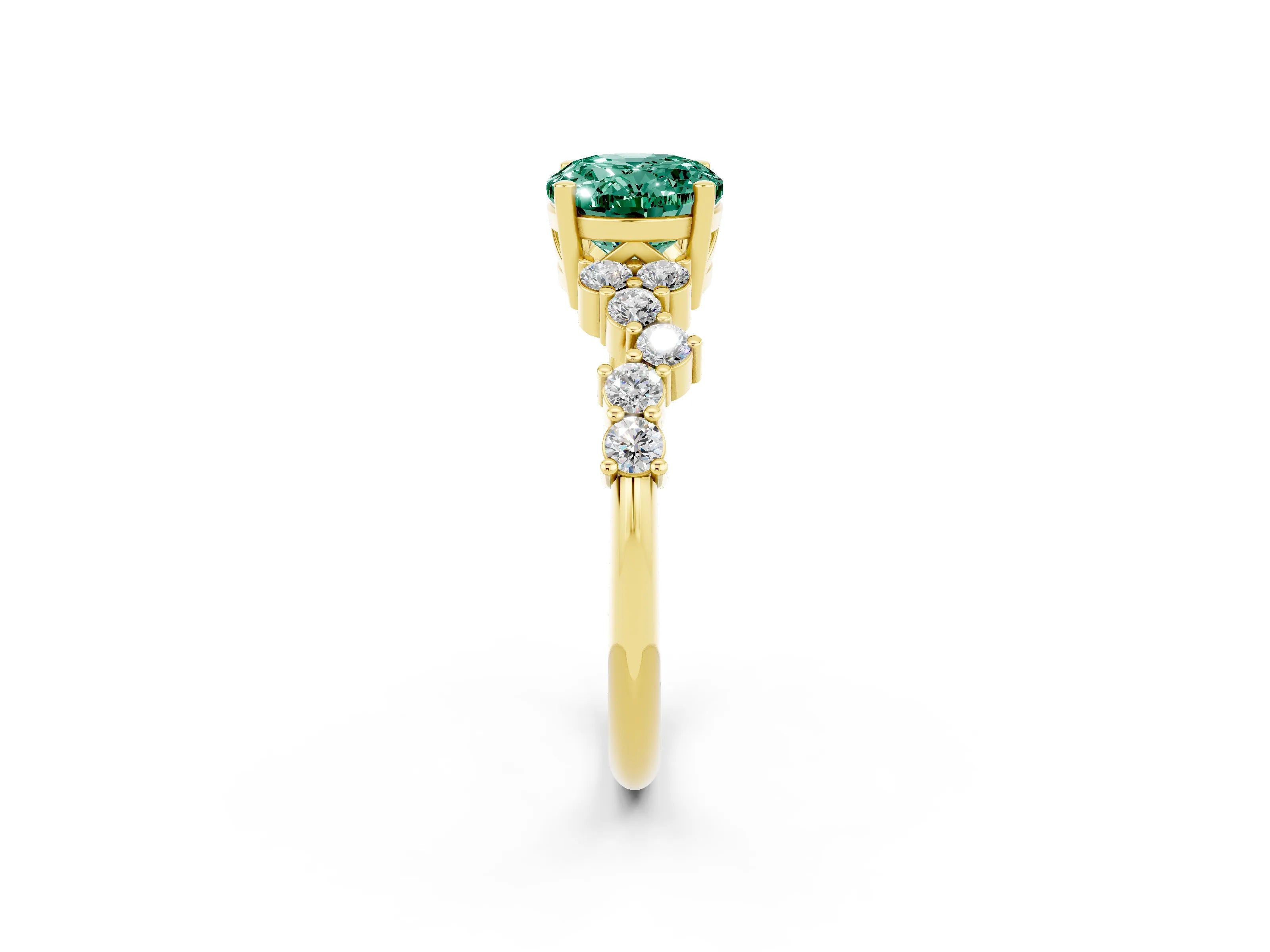 Yellow gold Oval Cut Diamond Cluster Pavé Band with Four-Prong Setting_2