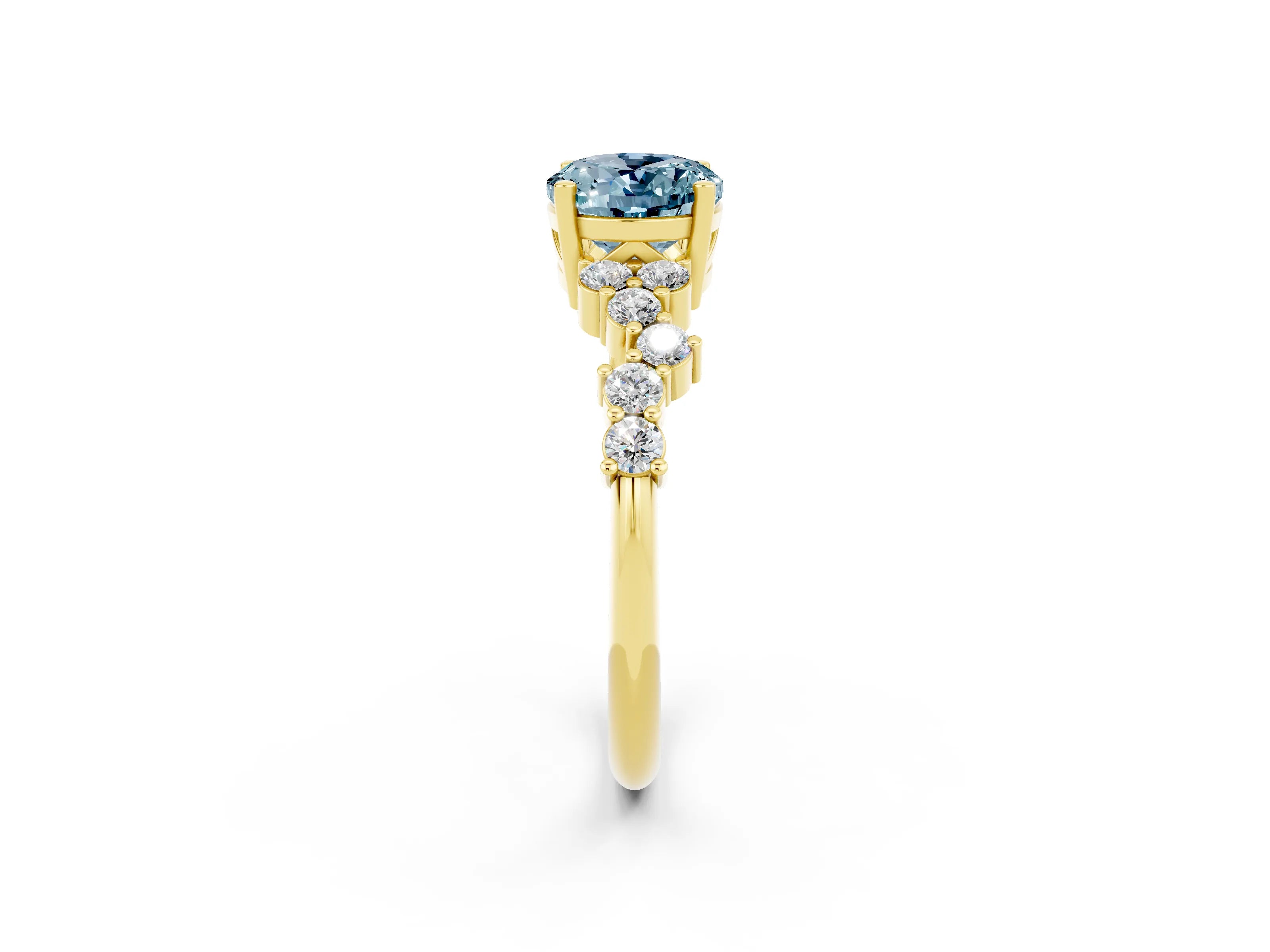 Yellow gold Oval Cut Diamond Cluster Pavé Band with Four-Prong Setting_2