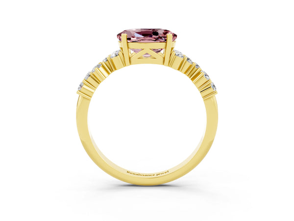 Yellow gold Oval Cut Diamond Cluster Pavé Band with Four-Prong Setting