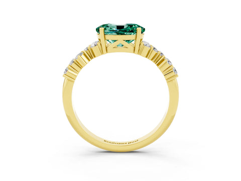 Yellow gold Oval Cut Diamond Cluster Pavé Band with Four-Prong Setting_3