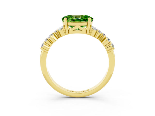 Yellow gold Oval Cut Diamond Cluster Pavé Band with Four-Prong Setting