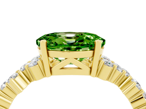 Yellow gold Oval Cut Diamond Cluster Pavé Band with Four-Prong Setting_4