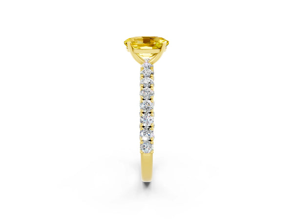 Yellow gold Oval Cut Diamond Pavé Band Solitaire Ring with Prong Setting