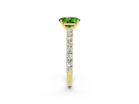 Yellow gold Oval Cut Diamond Pavé Band Solitaire Ring with Prong Setting_2
