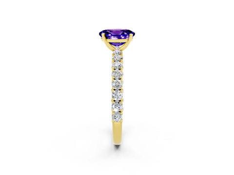 Yellow gold Oval Cut Diamond Pavé Band Solitaire Ring with Prong Setting_2