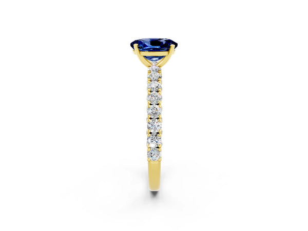 Yellow gold Oval Cut Diamond Pavé Band Solitaire Ring with Prong Setting