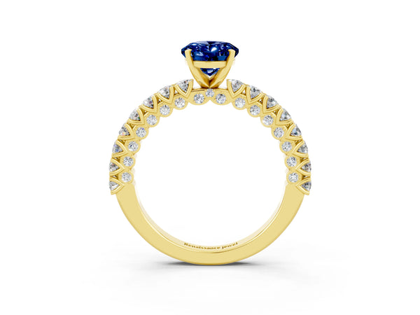 Yellow gold Oval Cut Diamond Pavé Band Solitaire Ring with Prong Setting