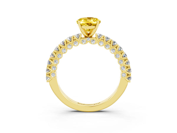 Yellow gold Oval Cut Diamond Pavé Band Solitaire Ring with Prong Setting