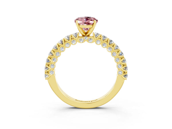 Yellow gold Oval Cut Diamond Pavé Band Solitaire Ring with Prong Setting