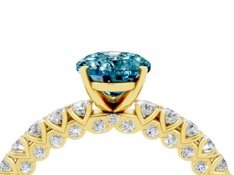 Yellow gold Oval Cut Diamond Pavé Band Solitaire Ring with Prong Setting_4