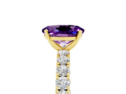 Yellow gold Oval Cut Diamond Pavé Band Solitaire Ring with Prong Setting_5