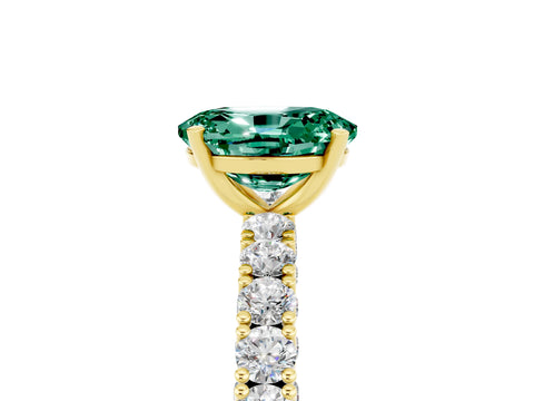 Yellow gold Oval Cut Diamond Pavé Band Solitaire Ring with Prong Setting_5