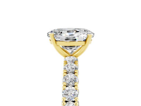Yellow gold Oval Cut Diamond Pavé Band Solitaire Ring with Prong Setting_5
