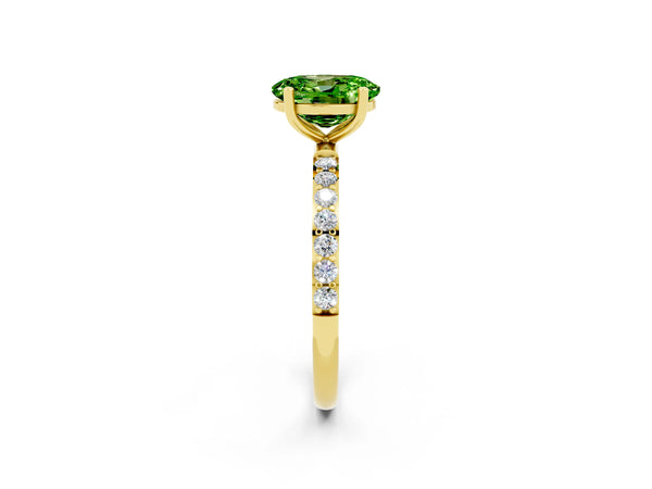 Yellow gold Oval Cut Diamond Pavé Band with Six-Prong Setting