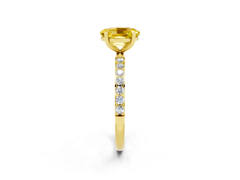 Yellow gold Oval Cut Diamond Pavé Band with Six-Prong Setting_2
