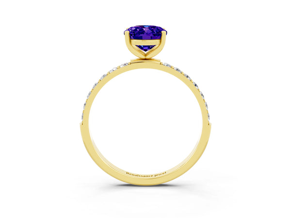 Yellow gold Oval Cut Tanzanite Solitaire Ring with Round Pavé Shoulders and Prong Setting