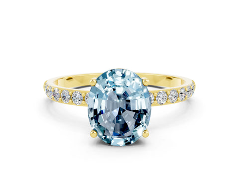 Yellow gold Oval Cut Diamond Pavé Band with Six-Prong Setting