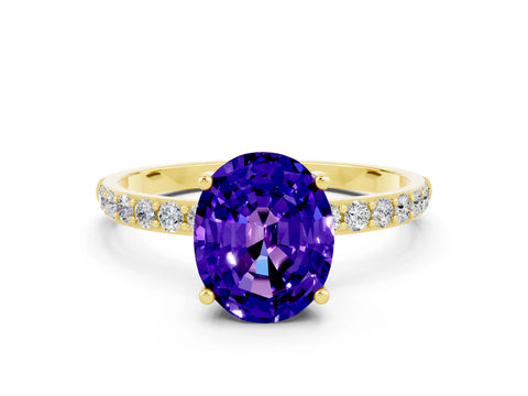 Yellow gold Oval Cut Diamond Pavé Band with Six-Prong Setting
