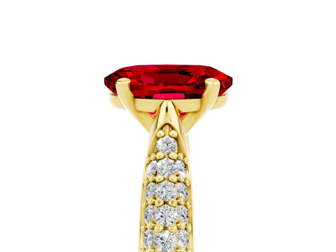 Yellow gold Oval Cut Diamond Solitaire Engagement Ring with Pavé Band and Four-Prong Setting_5