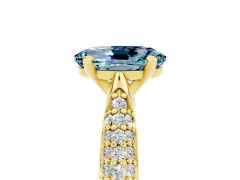 Yellow gold Oval Cut Diamond Solitaire Engagement Ring with Pavé Band and Four-Prong Setting_5
