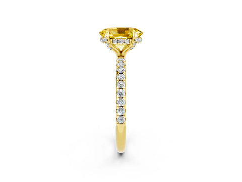 Yellow gold Oval Cut Diamond Solitaire Ring with Four-Prong Setting and Pavé Band_2