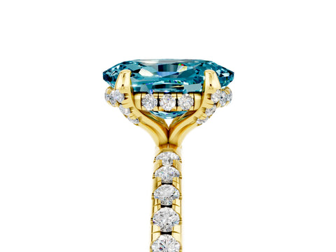 Yellow gold Oval Cut Diamond Solitaire Ring with Four-Prong Setting and Pavé Band_5