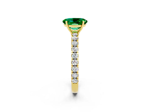 Yellow gold Oval Cut Emerald Pavé Solitaire Engagement Ring with Four-Prong Setting_14