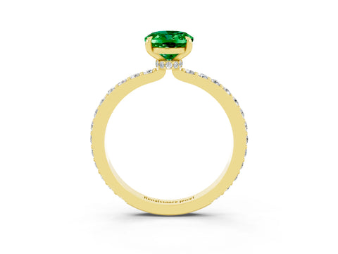Yellow gold Oval Cut Emerald Solitaire Engagement Ring with Pavé Band and Four-Prong Setting_3