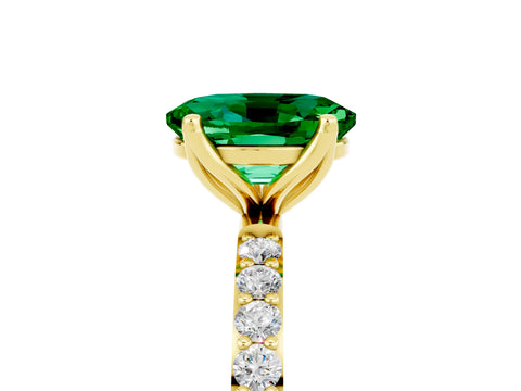 Yellow gold Oval Cut Emerald Solitaire Engagement Ring with Pavé Band and Prong Setting_5